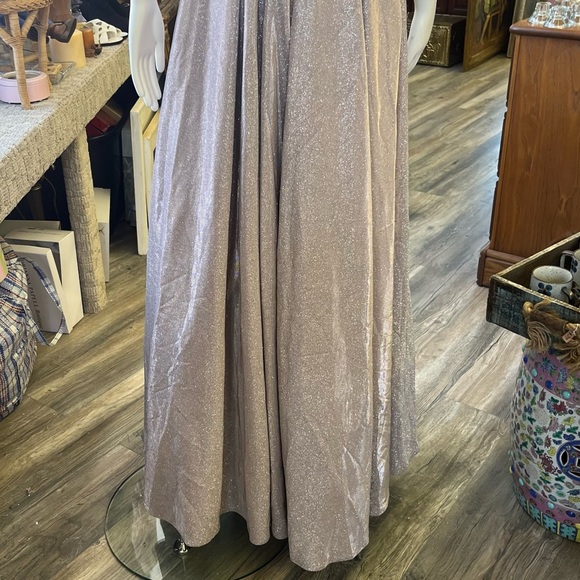 Dress - Picture 5 of 12